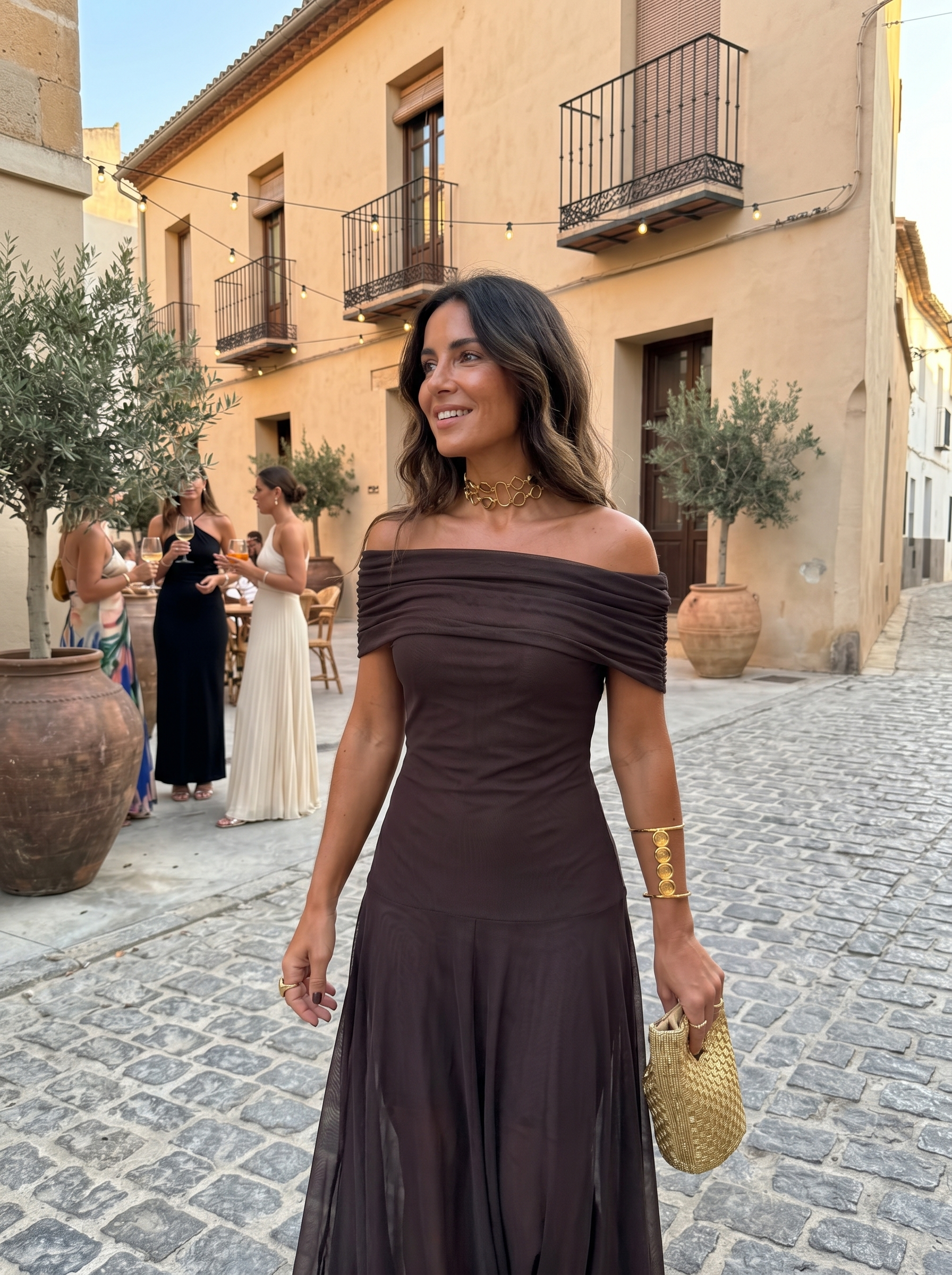 Caterina | Abito maxi elegante con spalle scoperte