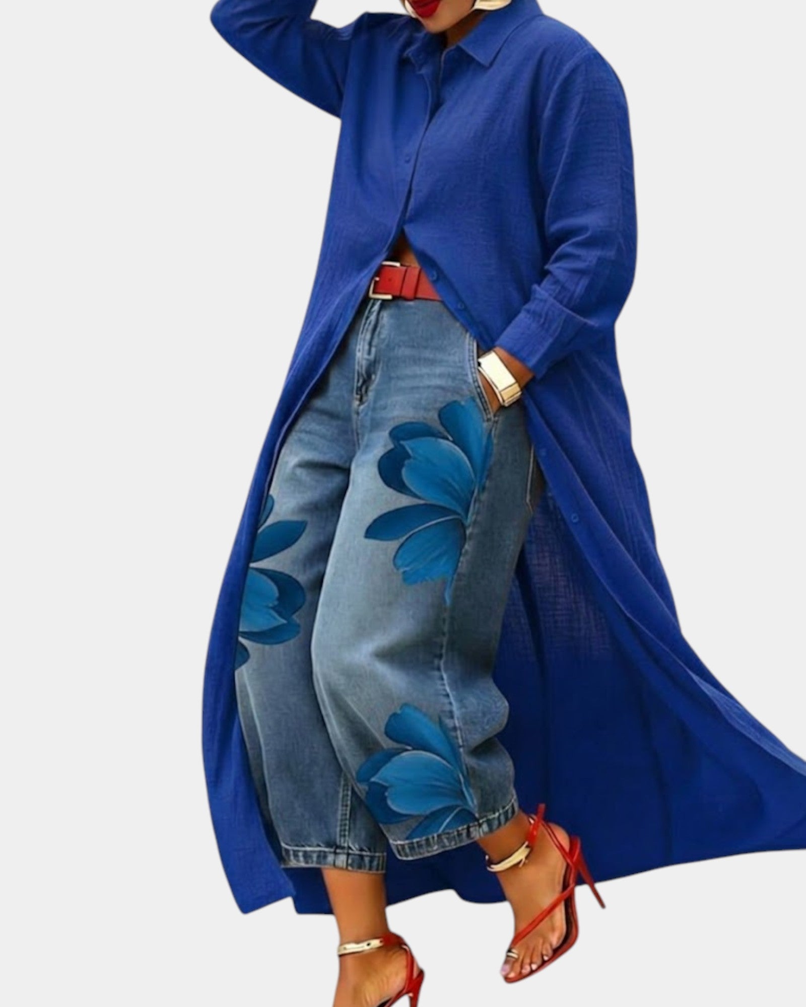 Valeria | Completo elegante con maxi camicia rossa e jeans floreali