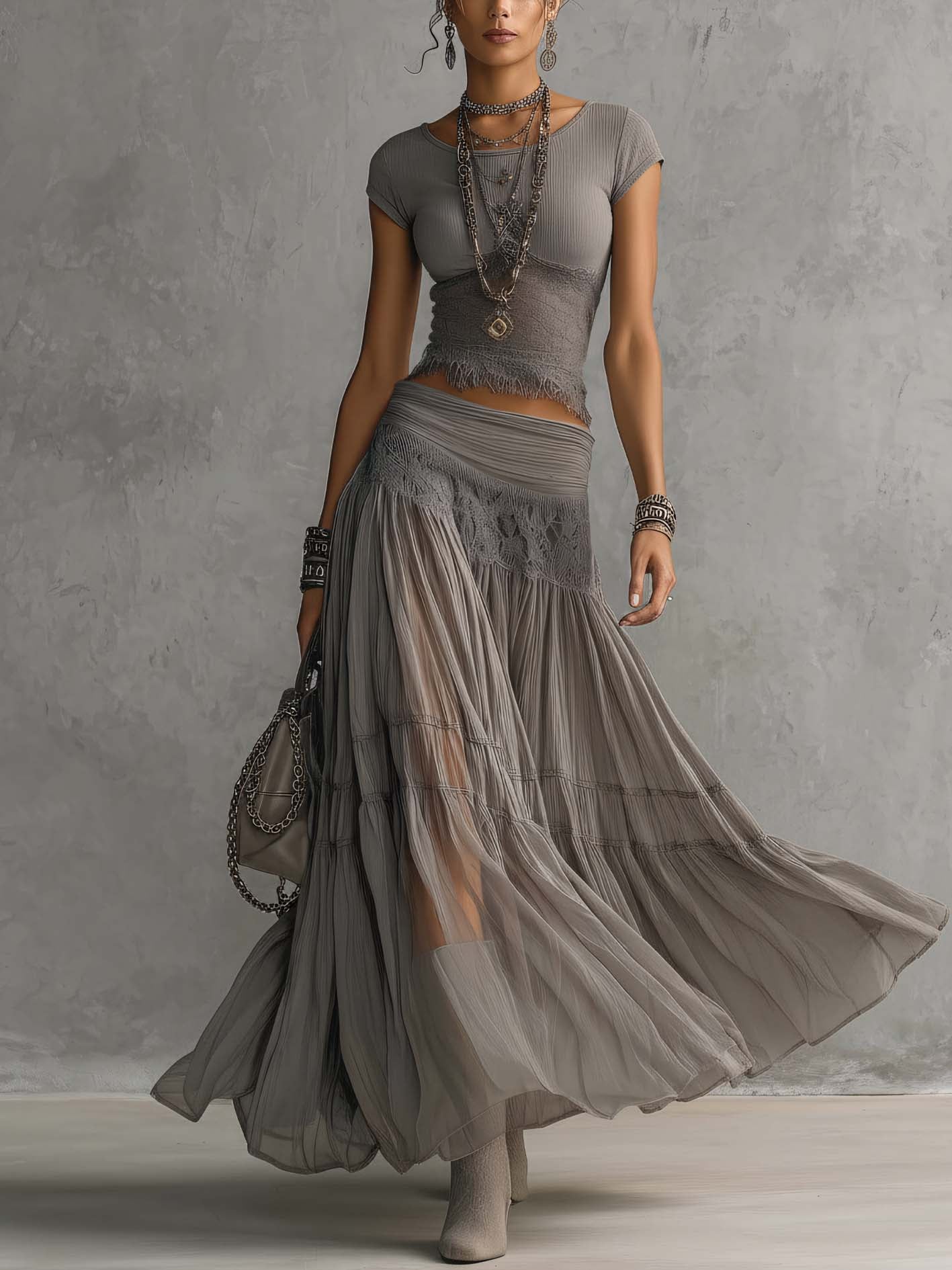 Ludovica | Completo elegante in pizzo e gonna plissettata
