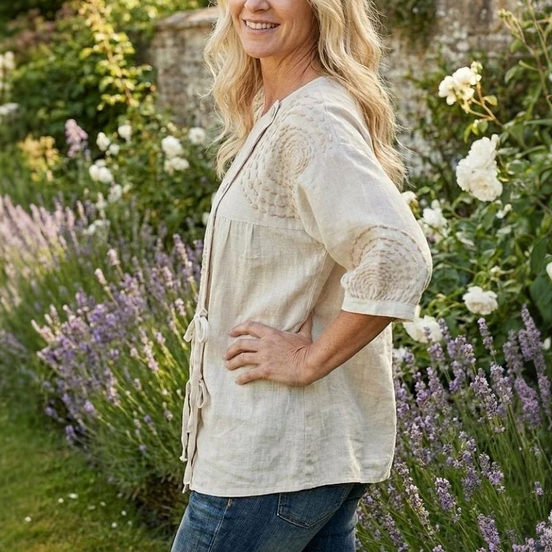 Adelina | Blusa elegante con ricami artistici